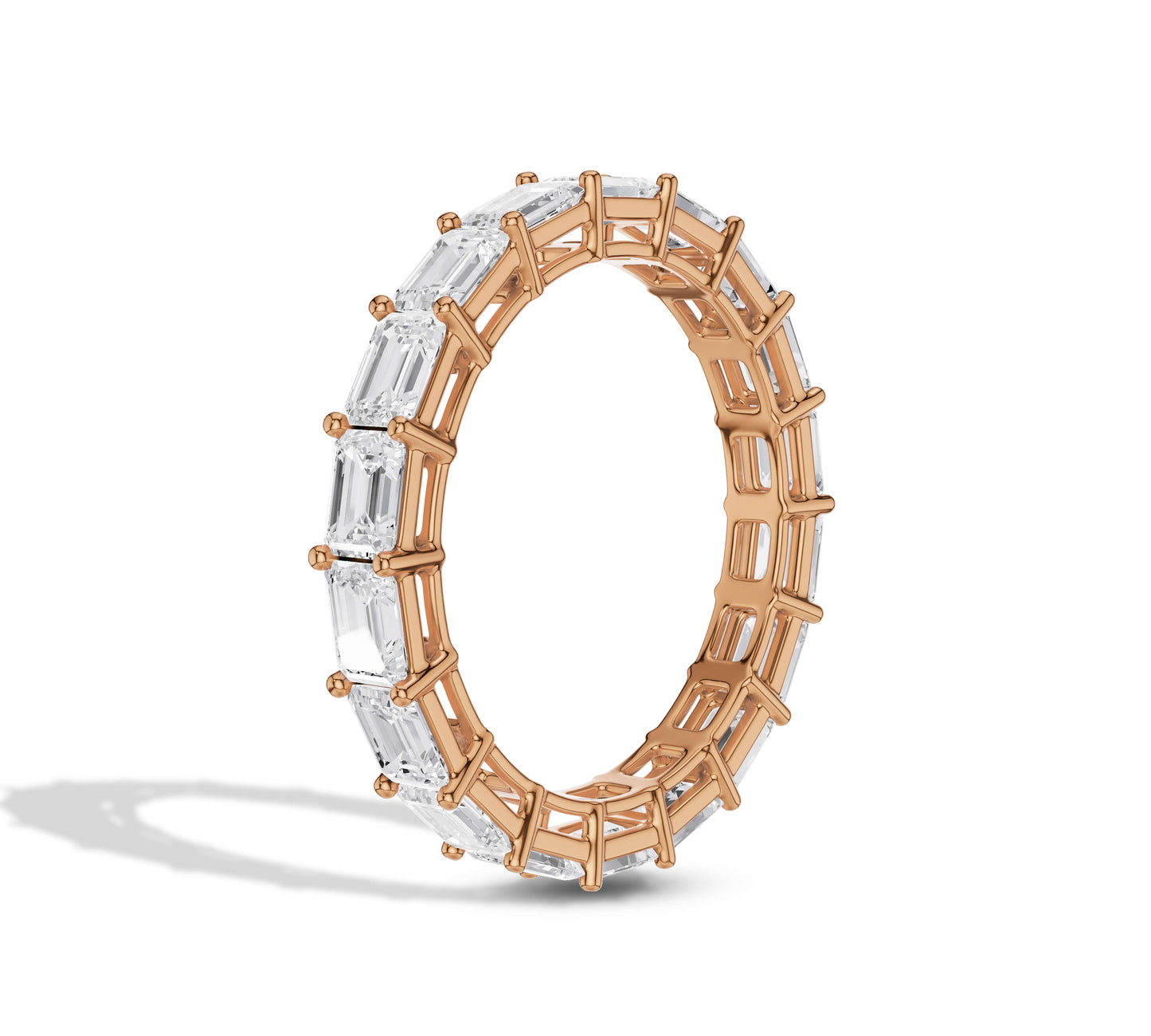 High-fashion emerald diamond ring