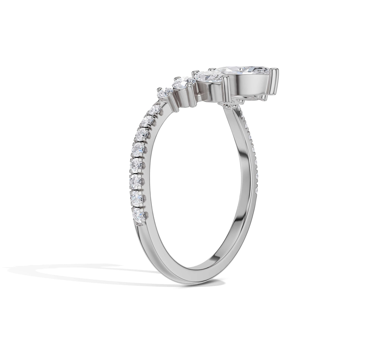 Sparkling diamond fan ring in warm white gold