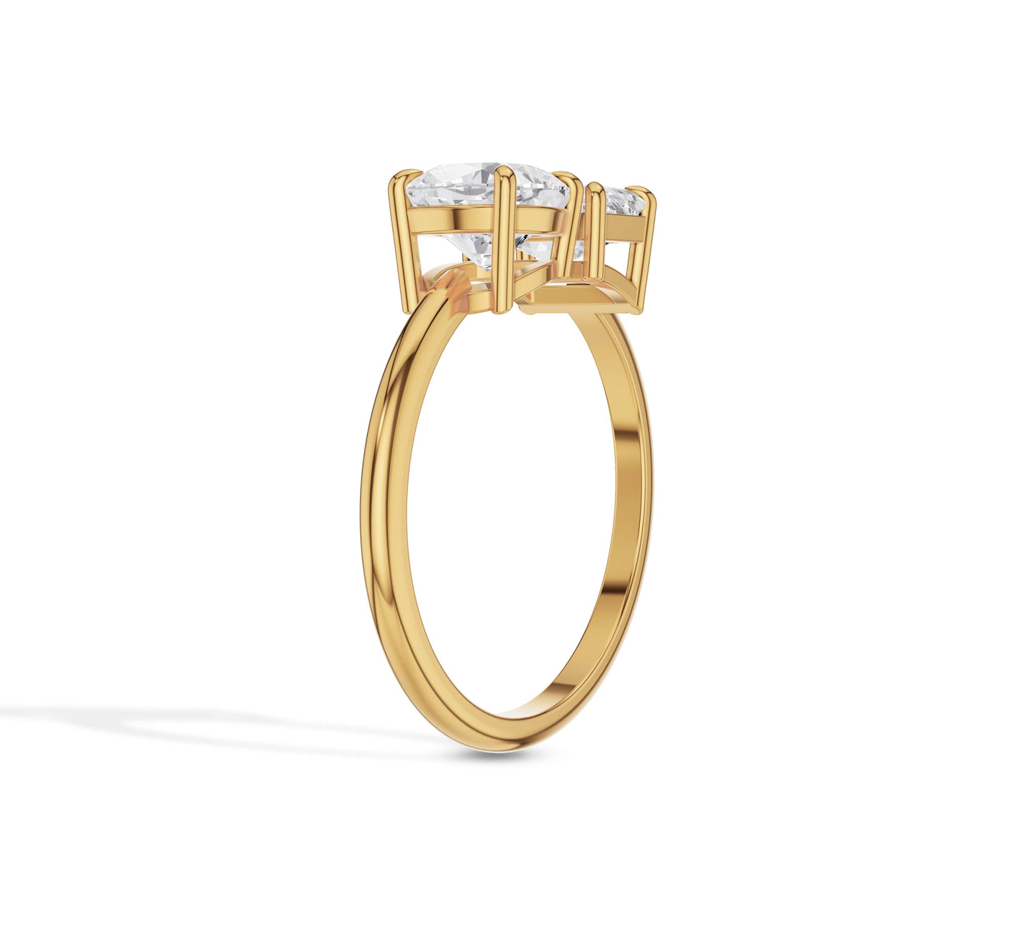 Elegant dual stone ring in yellow gold with cushion and emerald cuts