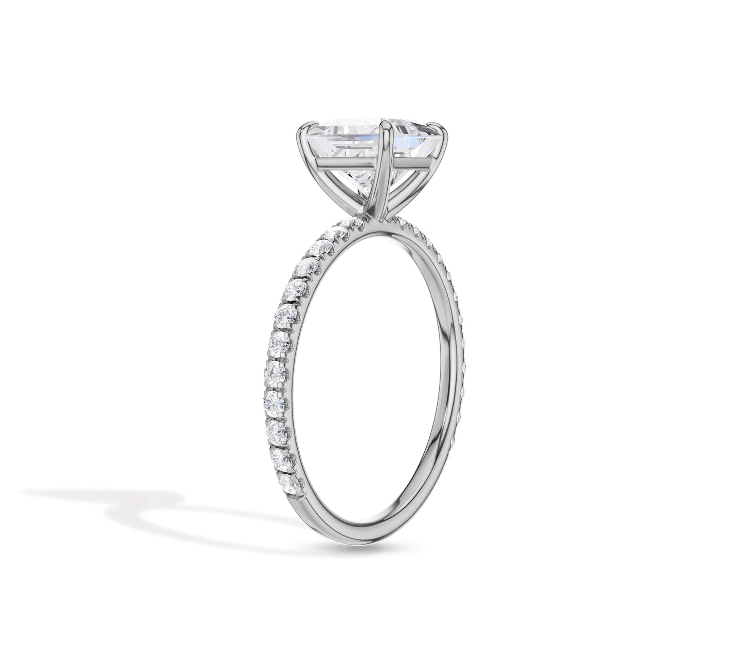 18K white gold ring with teardrop diamond center