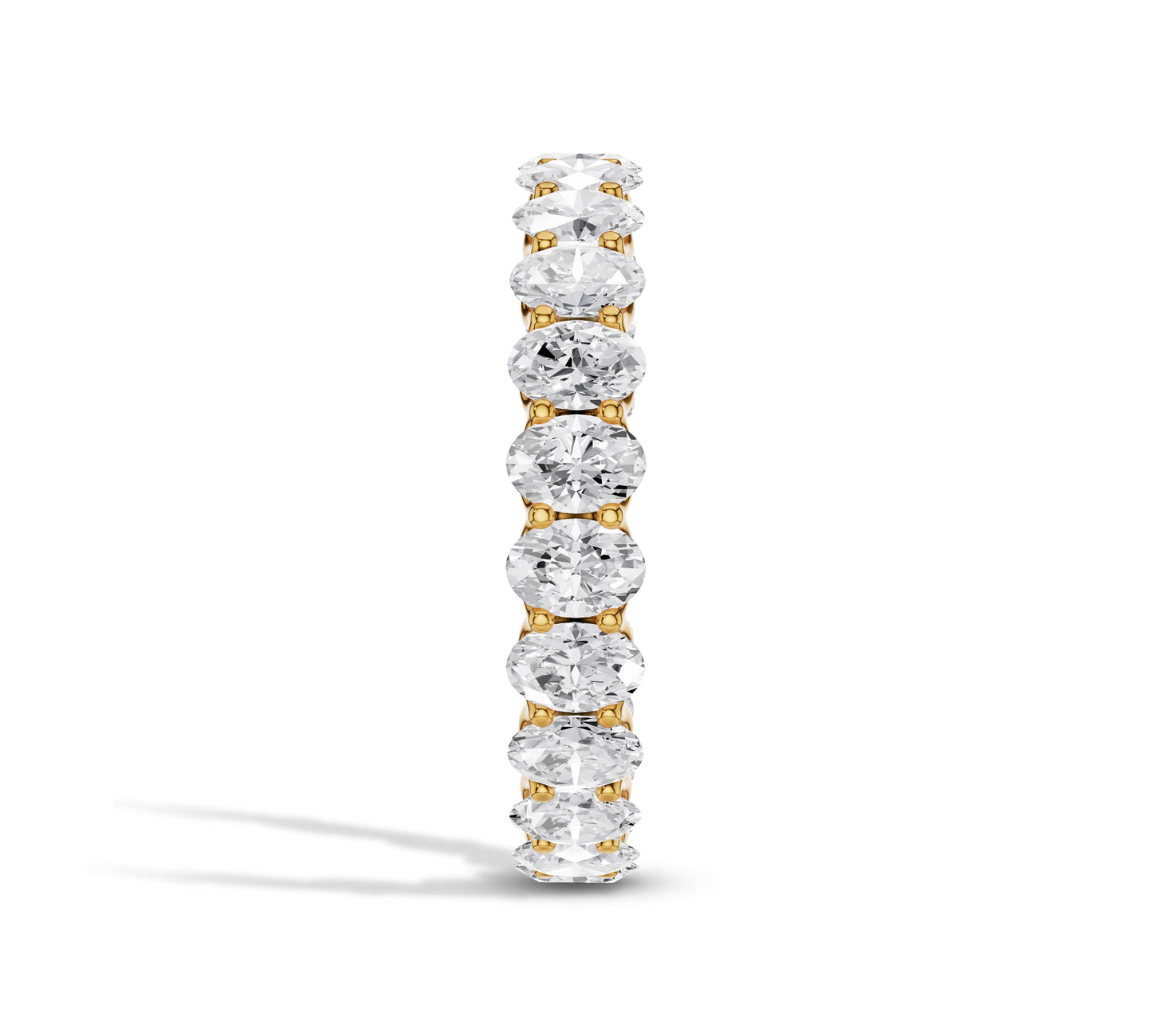 360-degree view of oval diamond gold ring