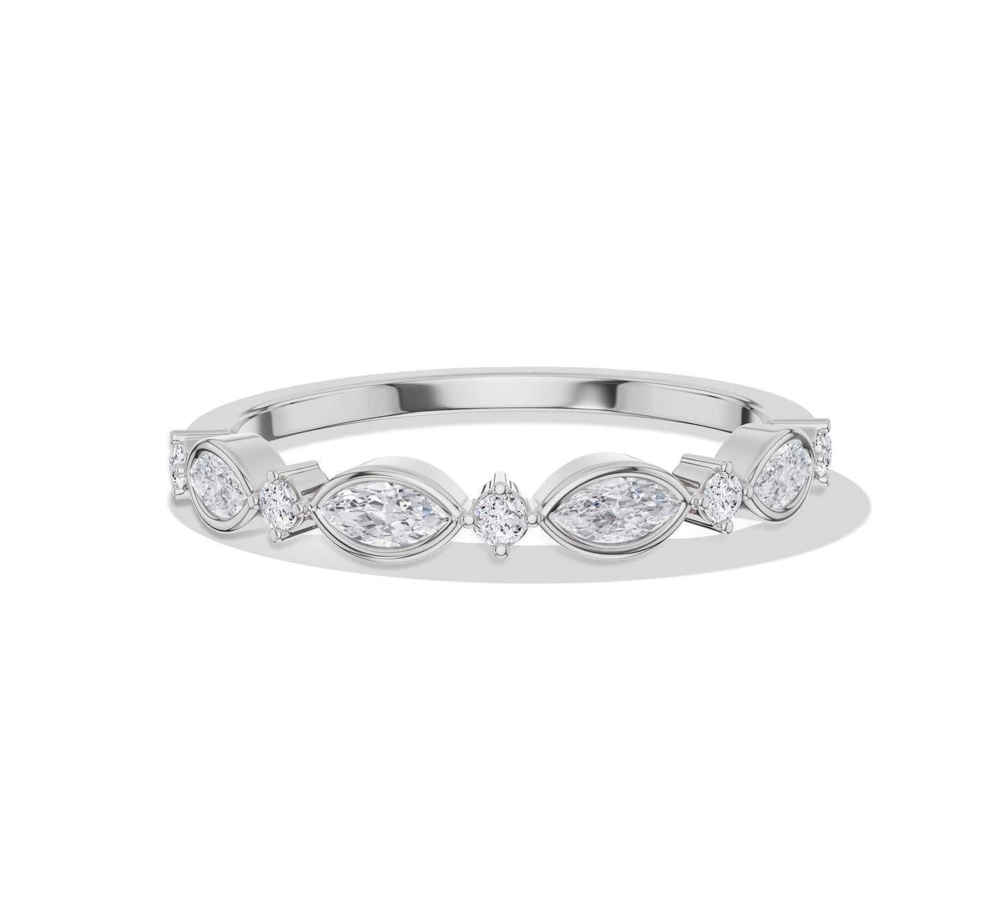 Intricate diamond band with alternating design