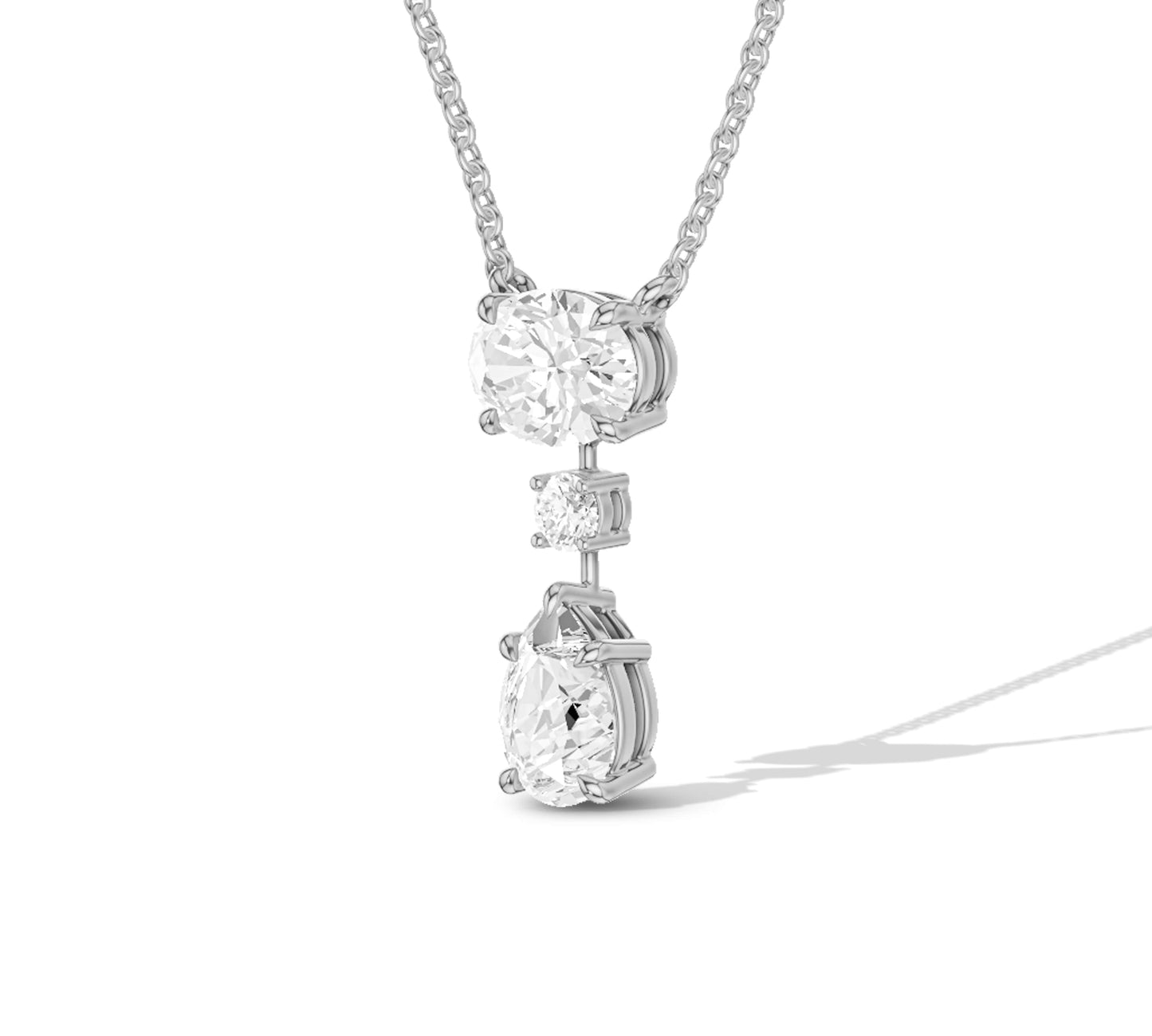 Yellow gold pendant with three diamonds