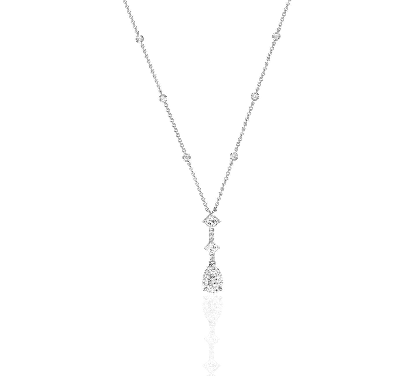 Luxury necklace with central pear drop charm