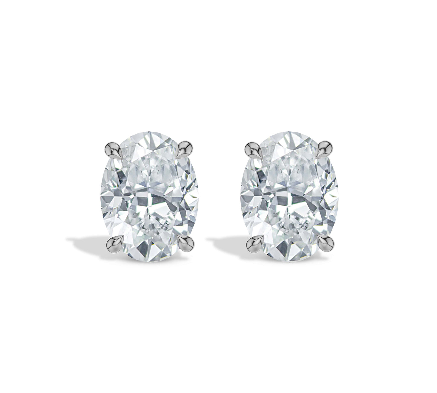 14k white gold Oval Diamond Stud Earring