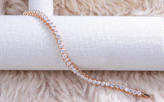What Makes Rose Gold Tennis Bracelets So Popular In 2025
