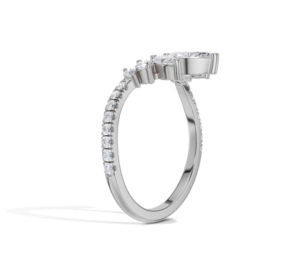 Sparkling diamond fan ring in warm white gold