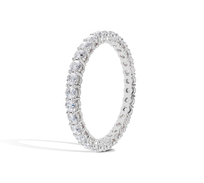 Luxury diamond ring with continuous brilliance