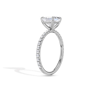 18K white gold ring with teardrop diamond center