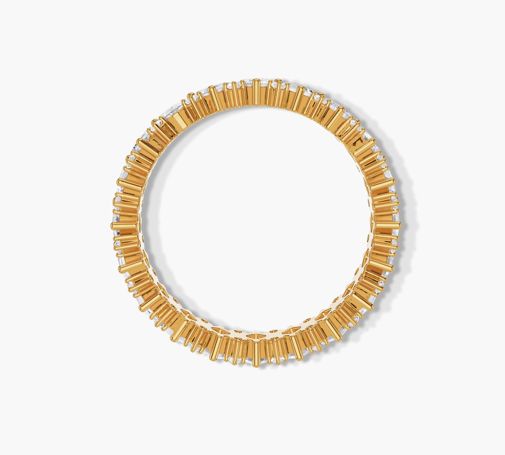 Dual-shape diamond ring in gold setting