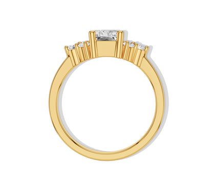 Elegant yellow gold ring with radiant and round diamonds