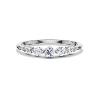 Minimalist 18K yellow gold band with increasing size lab diamonds