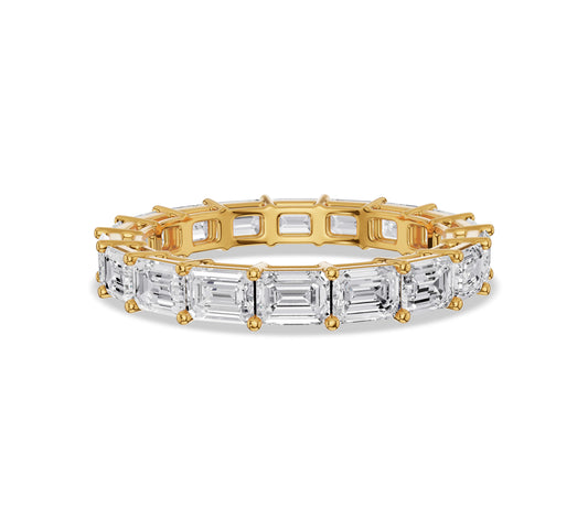 360-degree view of emerald cut diamond ring