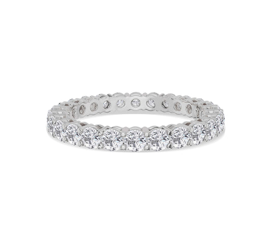 Bright and timeless diamond eternity band in gold