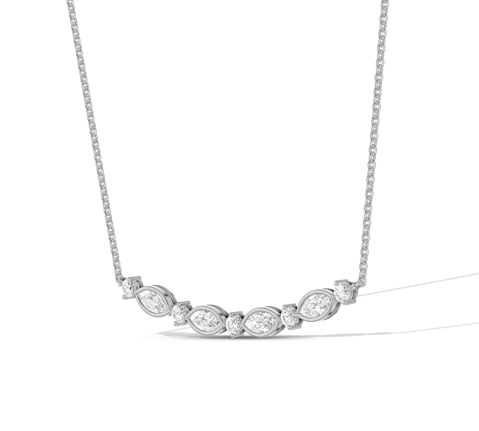 Minimal and romantic diamond necklace in rose gold