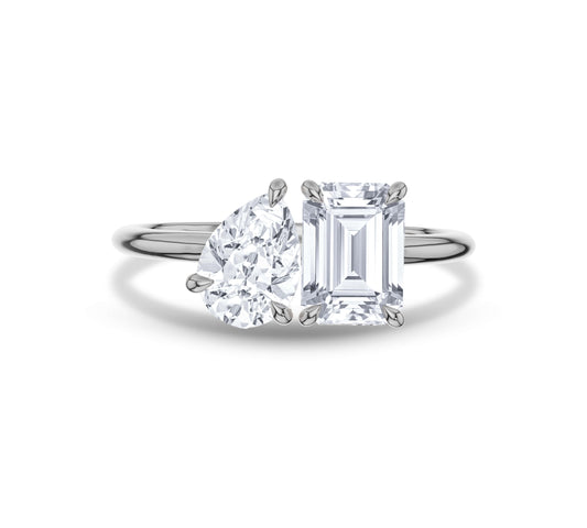 Pear and emerald diamond Toi et Moi ring in white gold